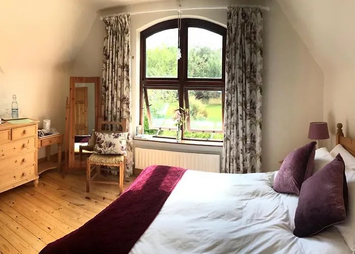 Tranquil Water Bed & Breakfast 3*