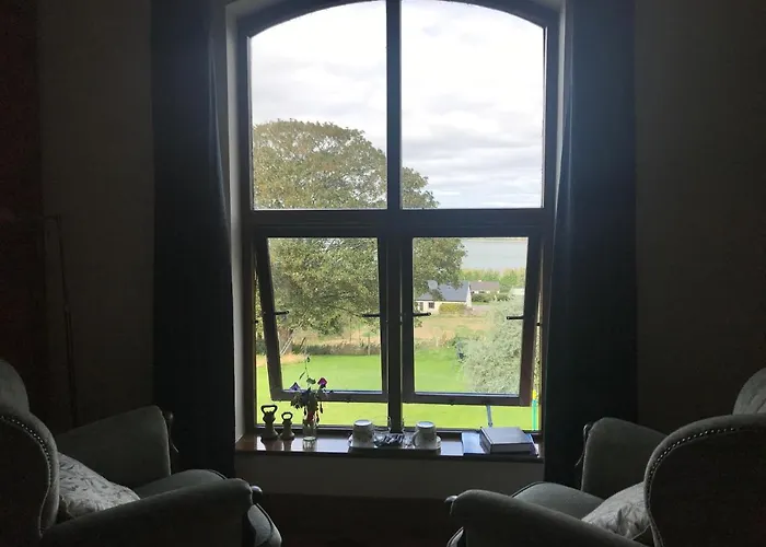 Tranquil Water Bed & Breakfast