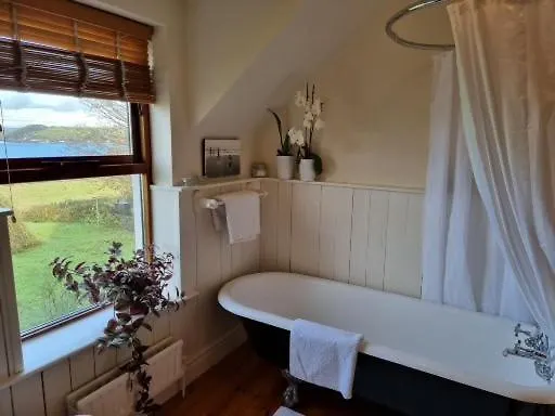 Tranquil Water Bed & Breakfast